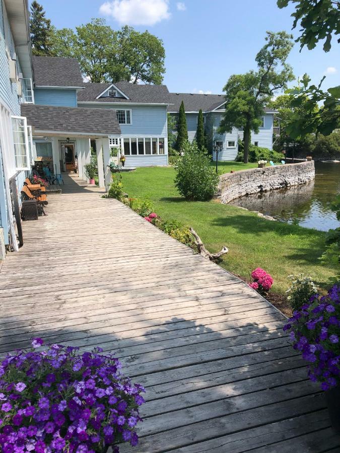 The Bobcaygeon Inn Экстерьер фото