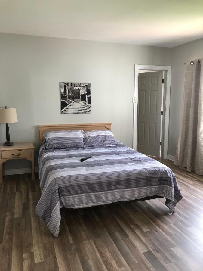 The Bobcaygeon Inn Экстерьер фото