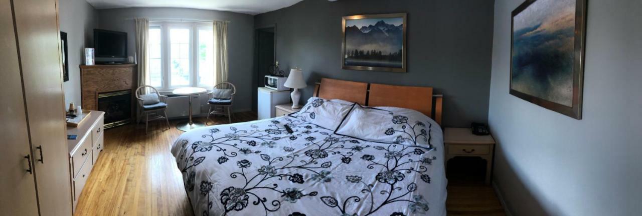 The Bobcaygeon Inn Экстерьер фото